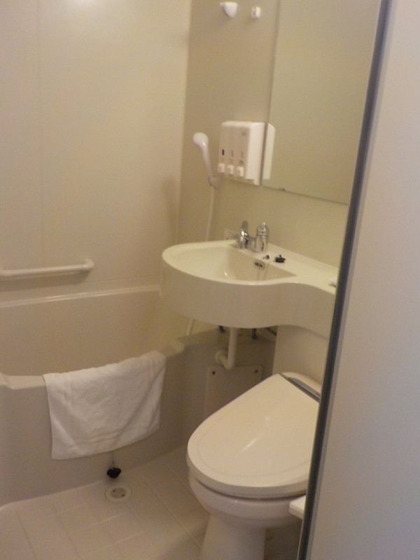 浴槽が幅広で長さが十分あります。ゆったり気分で入浴できました