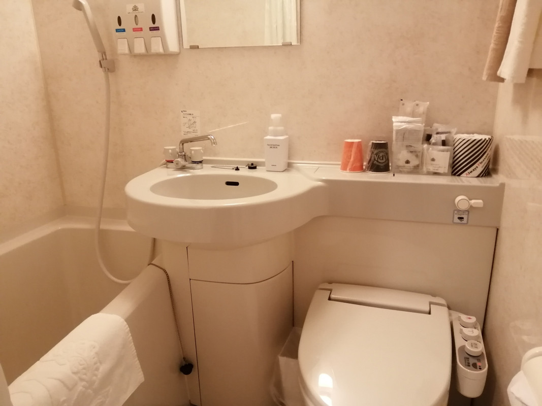 バスルームの入口の段差に注意