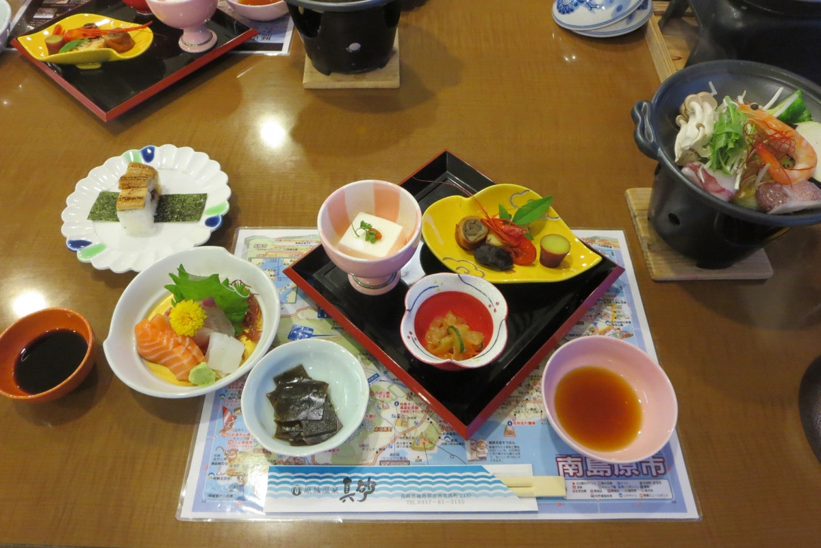 夕食は他にアラカブ煮つけ、豚肉角煮、茶碗蒸しなどがあります。