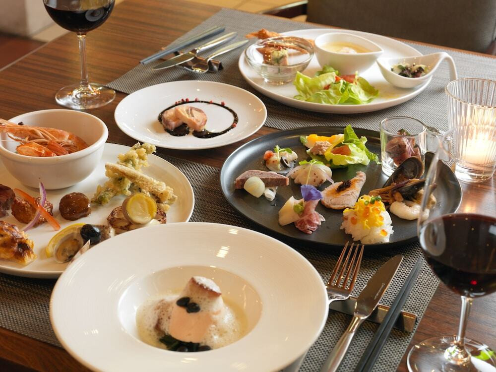 夕食ビュッフェの盛り付け一例