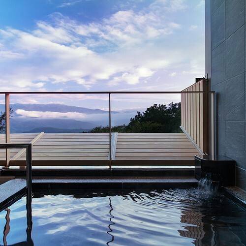 客室の露天風呂で
羽を伸ばす / 3