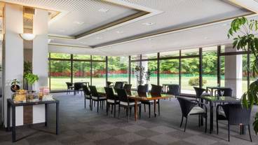 客室 / 16