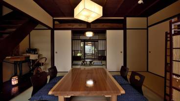 客室内のダイニングエリア / 37