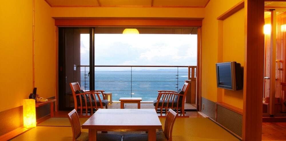 海を見渡す離れでのんびり♡岬に立つ閑静な温泉宿4265061