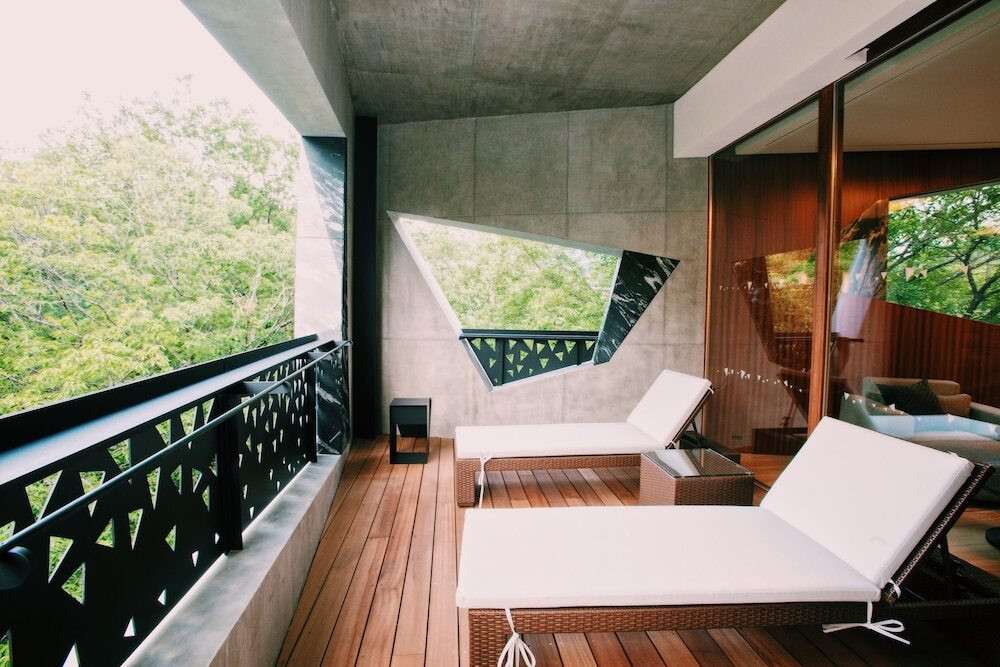 アートな二人にぴったり。森の中に佇むデザイナーズホテル3518795