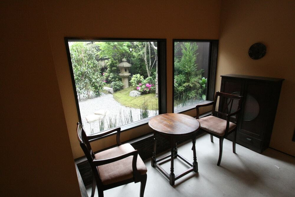 ロビー応接スペース