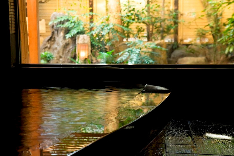 但馬産の食材を使い、地元ならではの料理が並ぶ朝食3494357