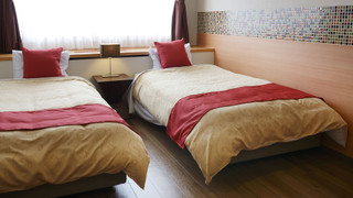 [コンフォートフロア青龍の森] 洋室ツイン (夜景眺望側) 禁煙