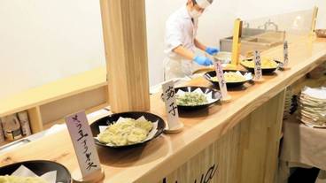 食事・飲み物 / 4