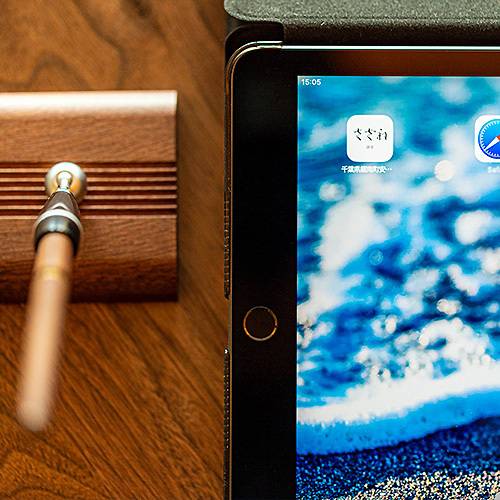 各部屋にタブレットが完備 / 2