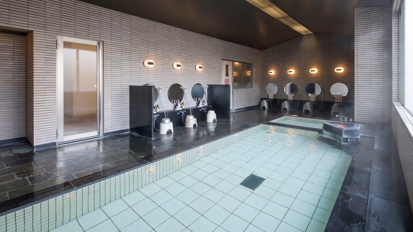 夜景を望むレストランでロマンチックなディナーを4281410