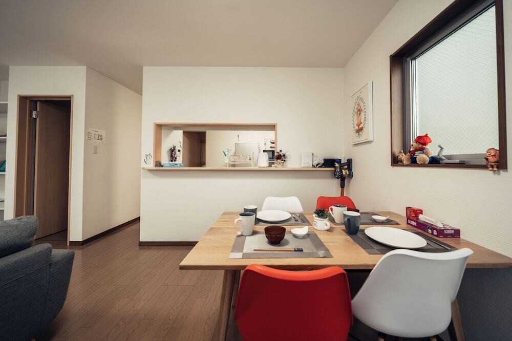 客室内のダイニングエリア