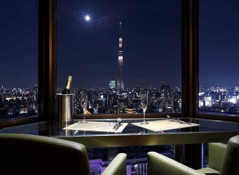 ロマンチックな夜景に
うっとり夢心地 / 1