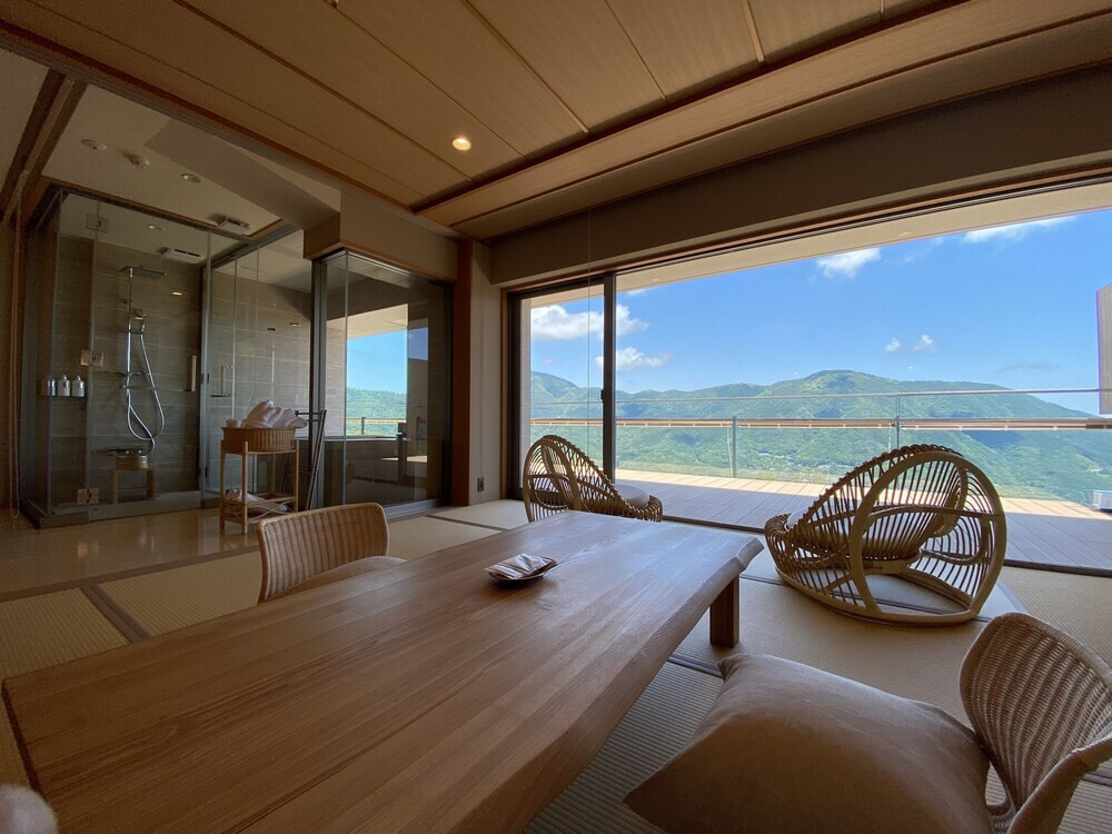 コーヒーメーカー、天体観測セット、ヨガマットまで!おこもりの準備は万端3434172