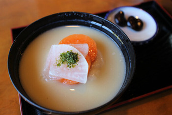 「桃太郎茶屋」 料理 137034214 あんもち雑煮650円