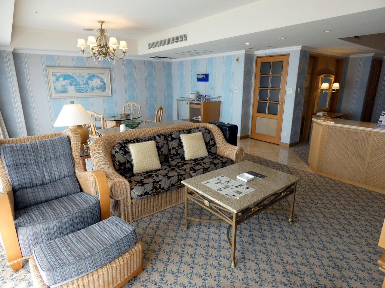 会員制ホテルでラグジュアリーなひと時を過ごす4055259