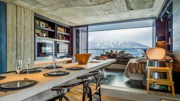 客室内のダイニングエリア / 36