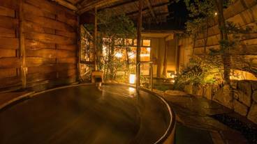 夜の露天風呂① / 3