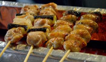 「海と」 料理 36940689 やきとり、一本一本丁寧に焼きます。