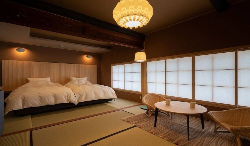 近江屋 201街道ビュー / 1