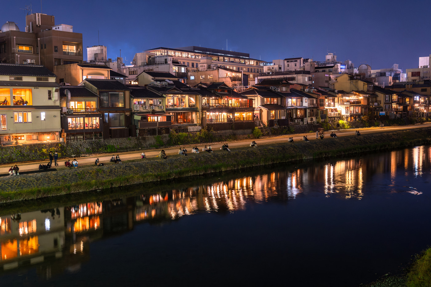 《京都府》鴨川の夜景・京都の街並み