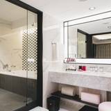 スイート バスルーム / 2