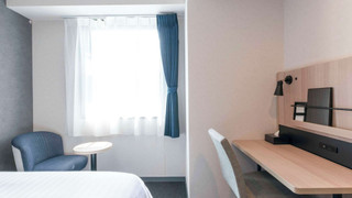 スタンダード ルーム クイーンベッド 1 台 禁煙