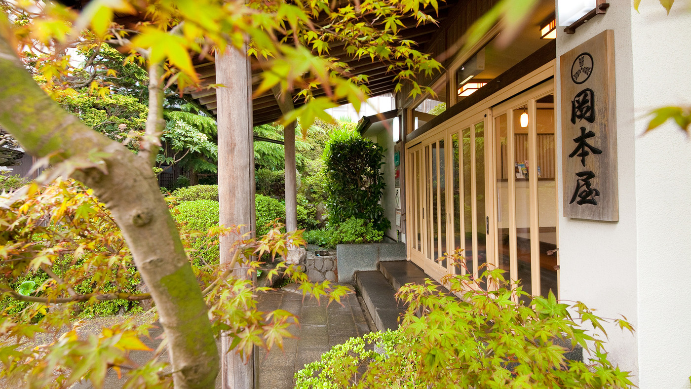 郷土料理の「だんご汁」でほっこり♪高台に佇む老舗旅館4038721