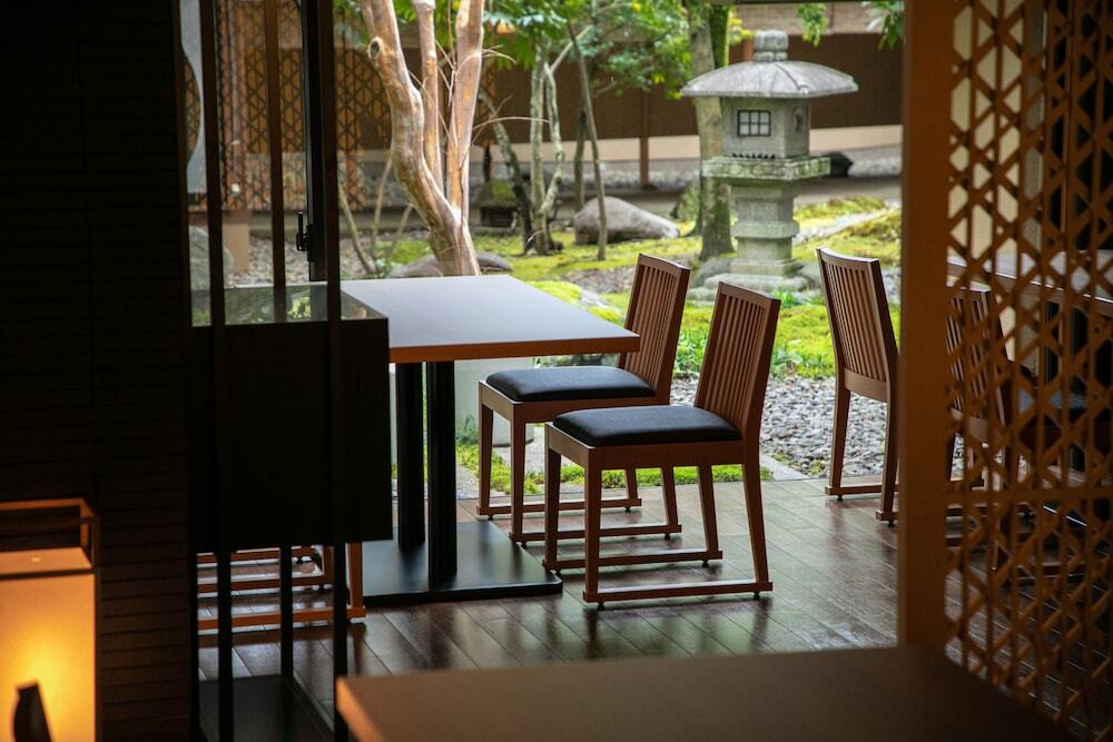 レストラン