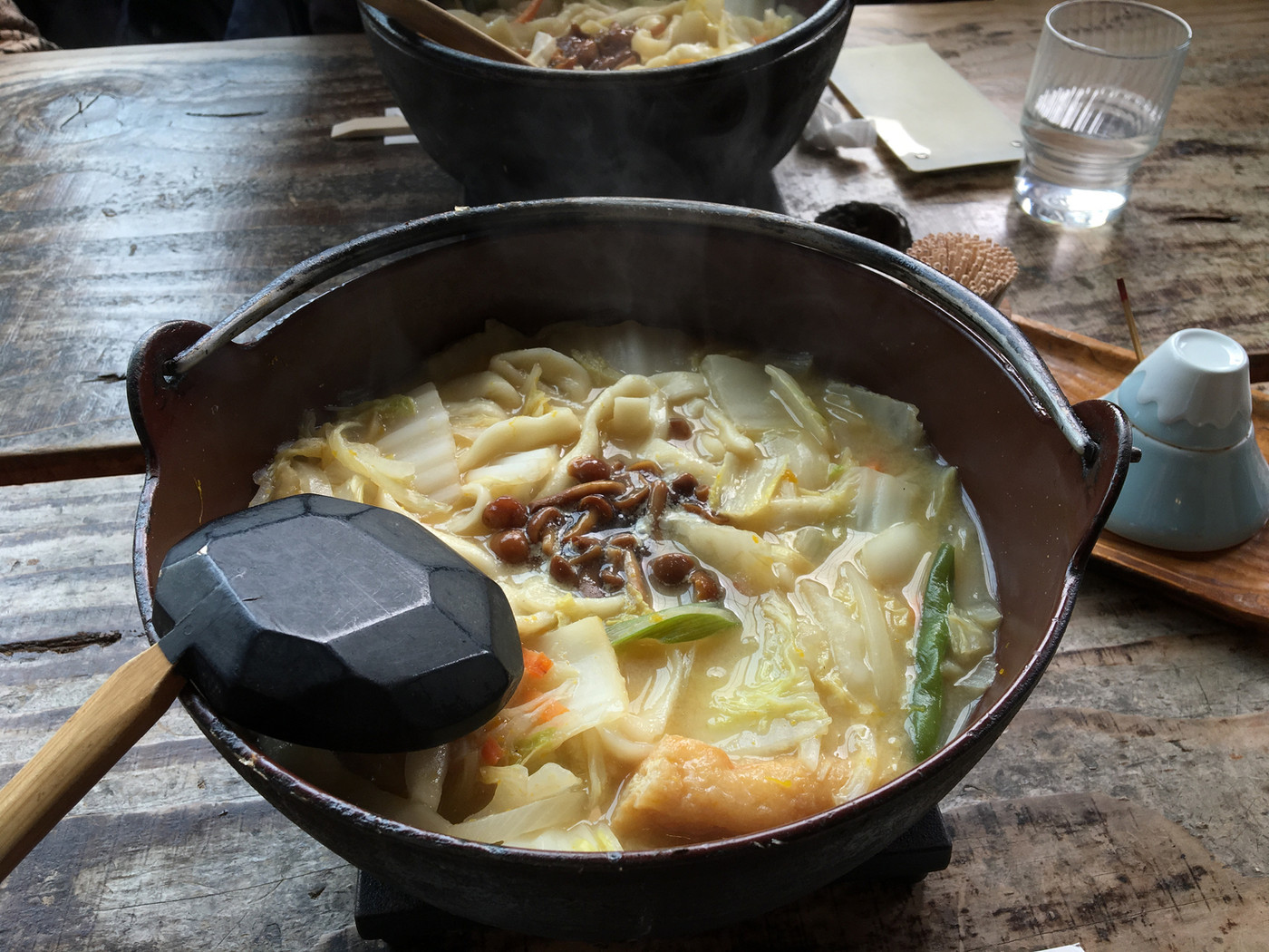 山梨に住むお友達に案内してもらったほうとう屋さんで食べたほうとう鍋です。