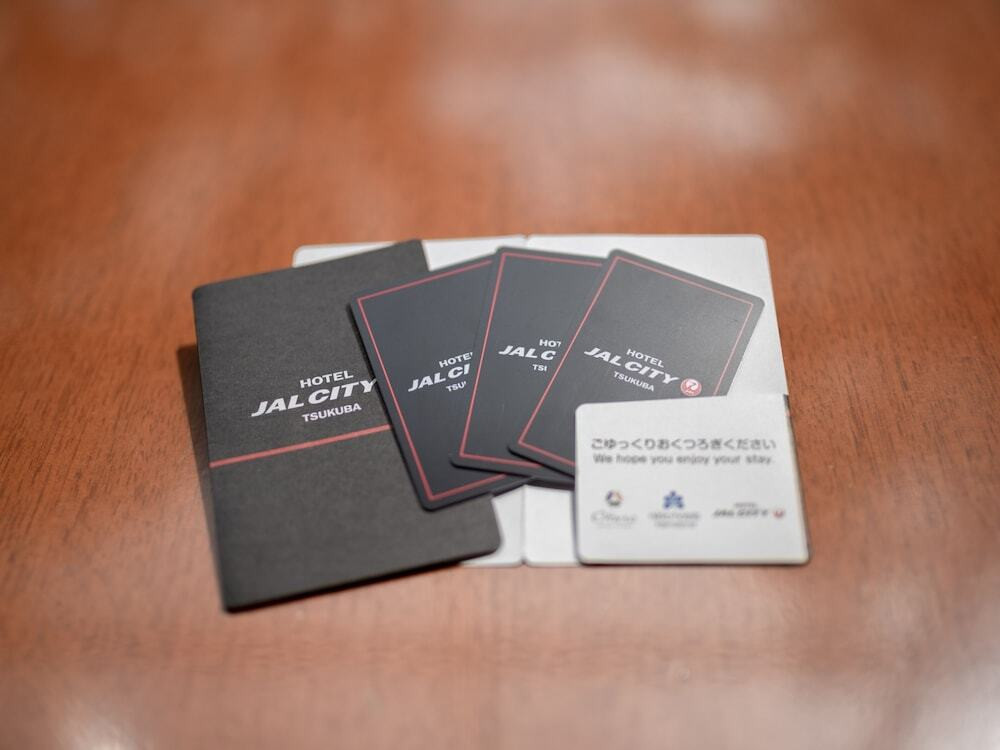 チェックイン / チェックアウト キオスク