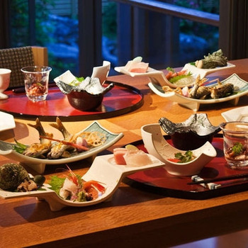 花見も雪見も楽しめる露天風呂！3634390