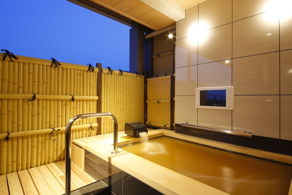 金泉露天風呂付きスイート 客室露天風呂