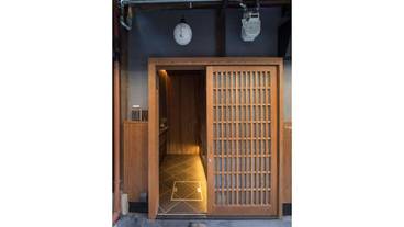 施設の入り口 / 3