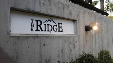 施設の入り口 / 24