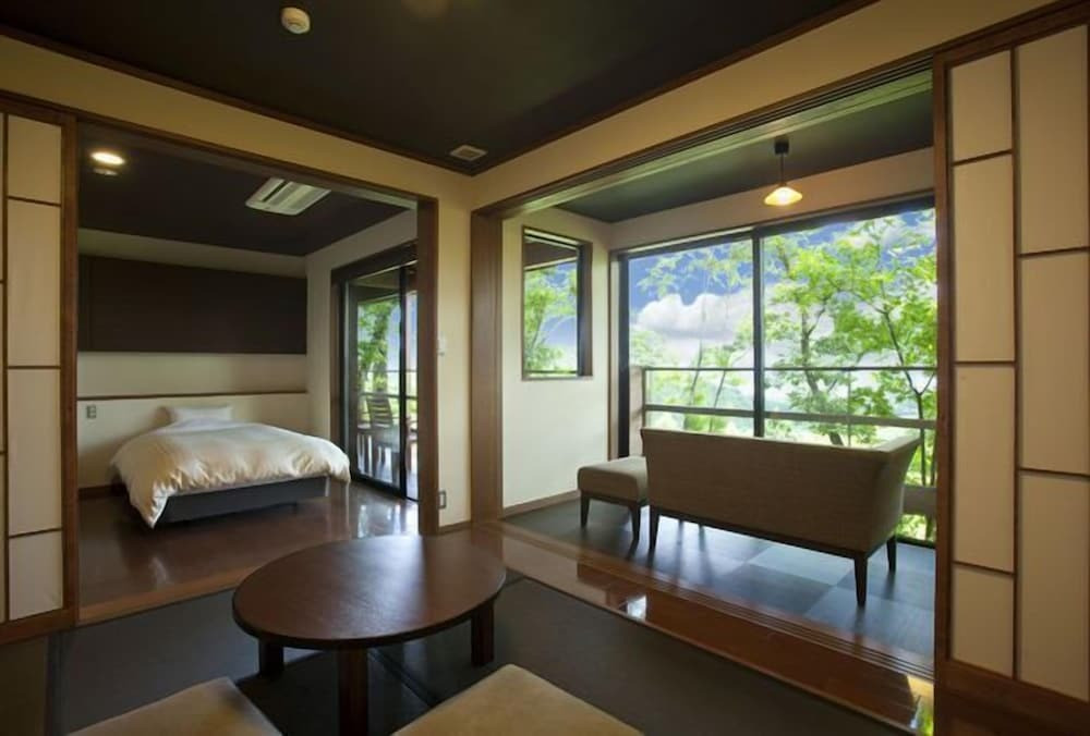 離れ 龍のひげ かえで