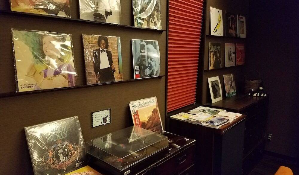 ロビーラウンジのレコード / 2