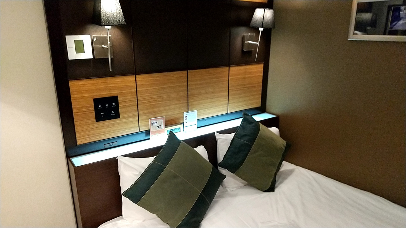 ベッド周りも綺麗です