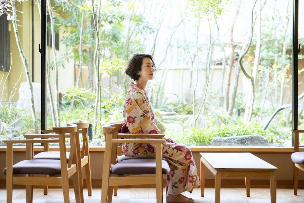 ロビーラウンジ