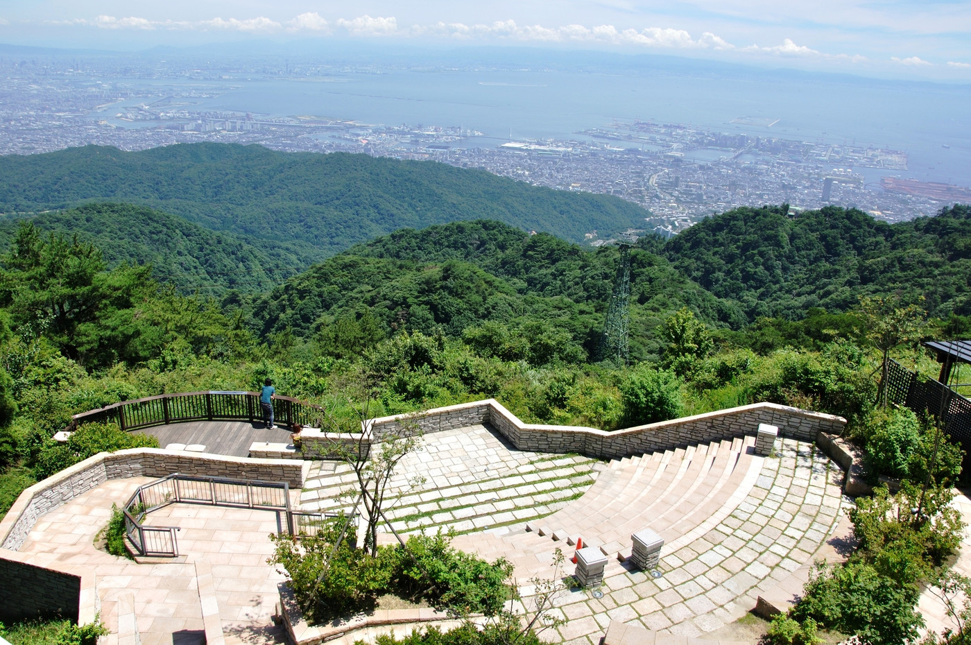 山絶景を前に深呼吸。心からリラックスできる「六甲ガーデンテラス」4280535
