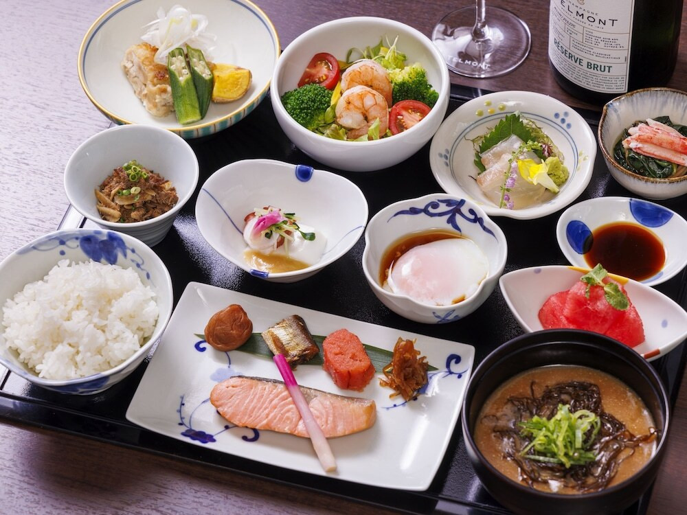 朝食
