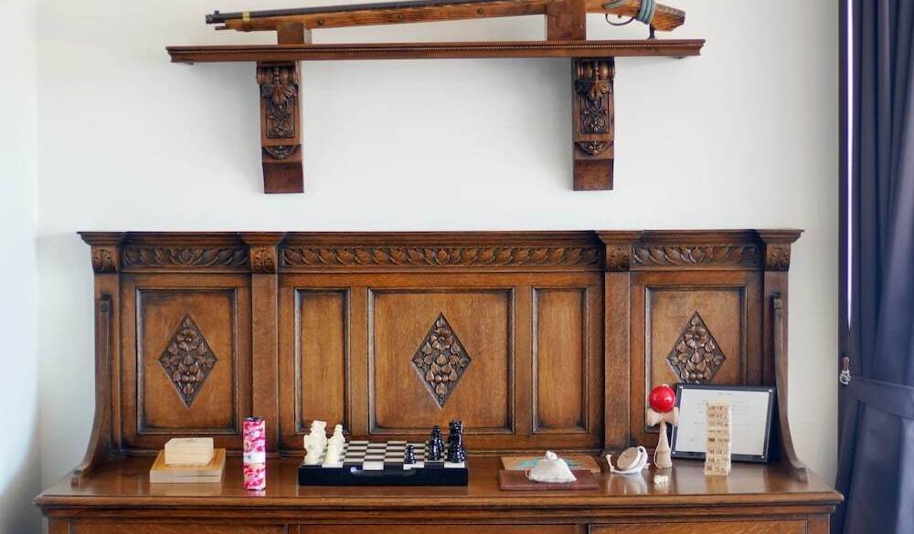 アンティークのチェスト / 2