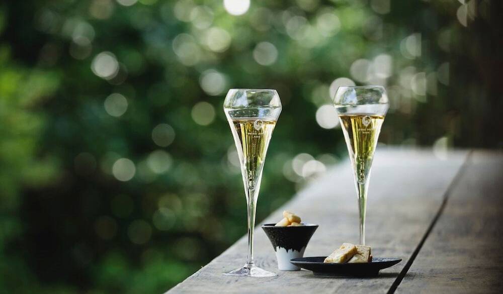 シャンパンのフリーフロー / 1