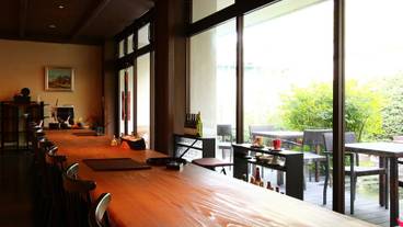 ロビーラウンジ / 8