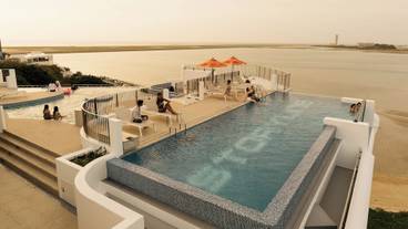 屋上プール / 28