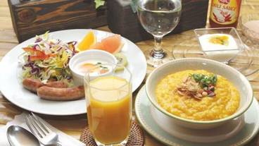 食事・飲み物 / 4