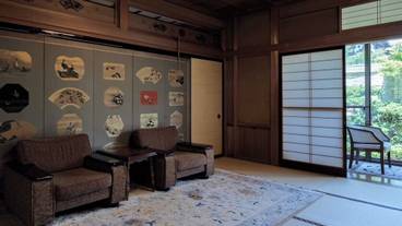 客室 / 29