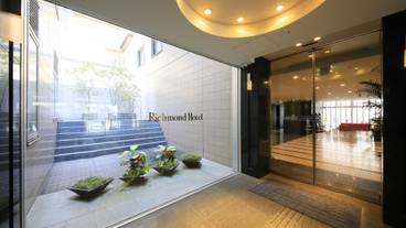 内部エントランス / 2