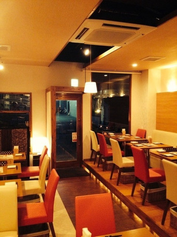 「みんなのイタリアン」内観 699562 雰囲気のある居心地の良い店内