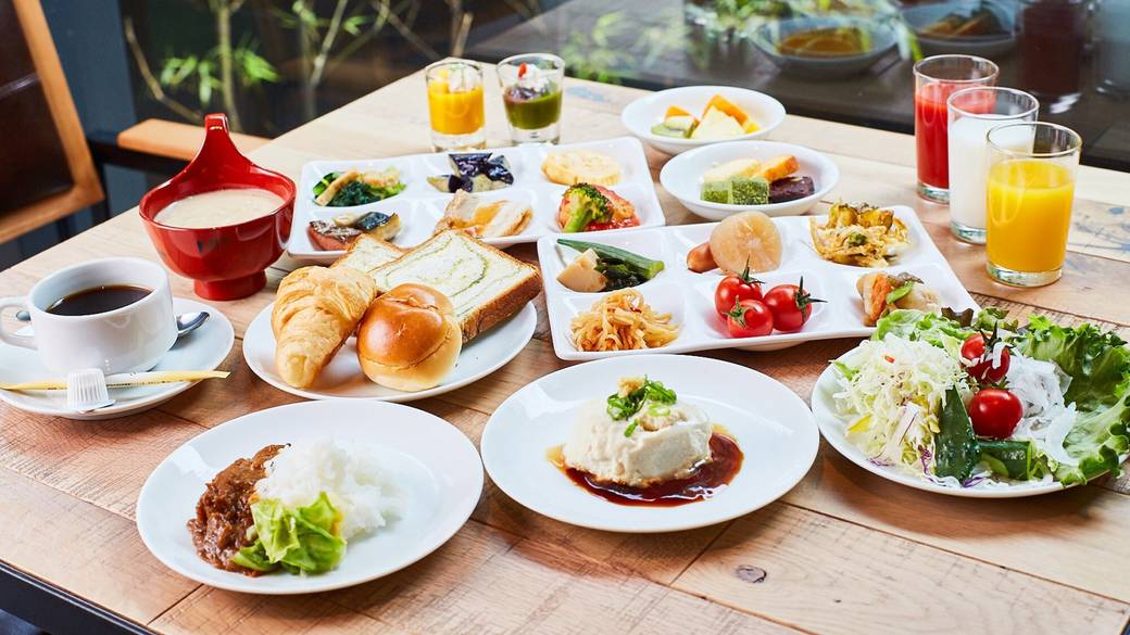 おばんざいも並ぶ
朝食ブッフェ / 1